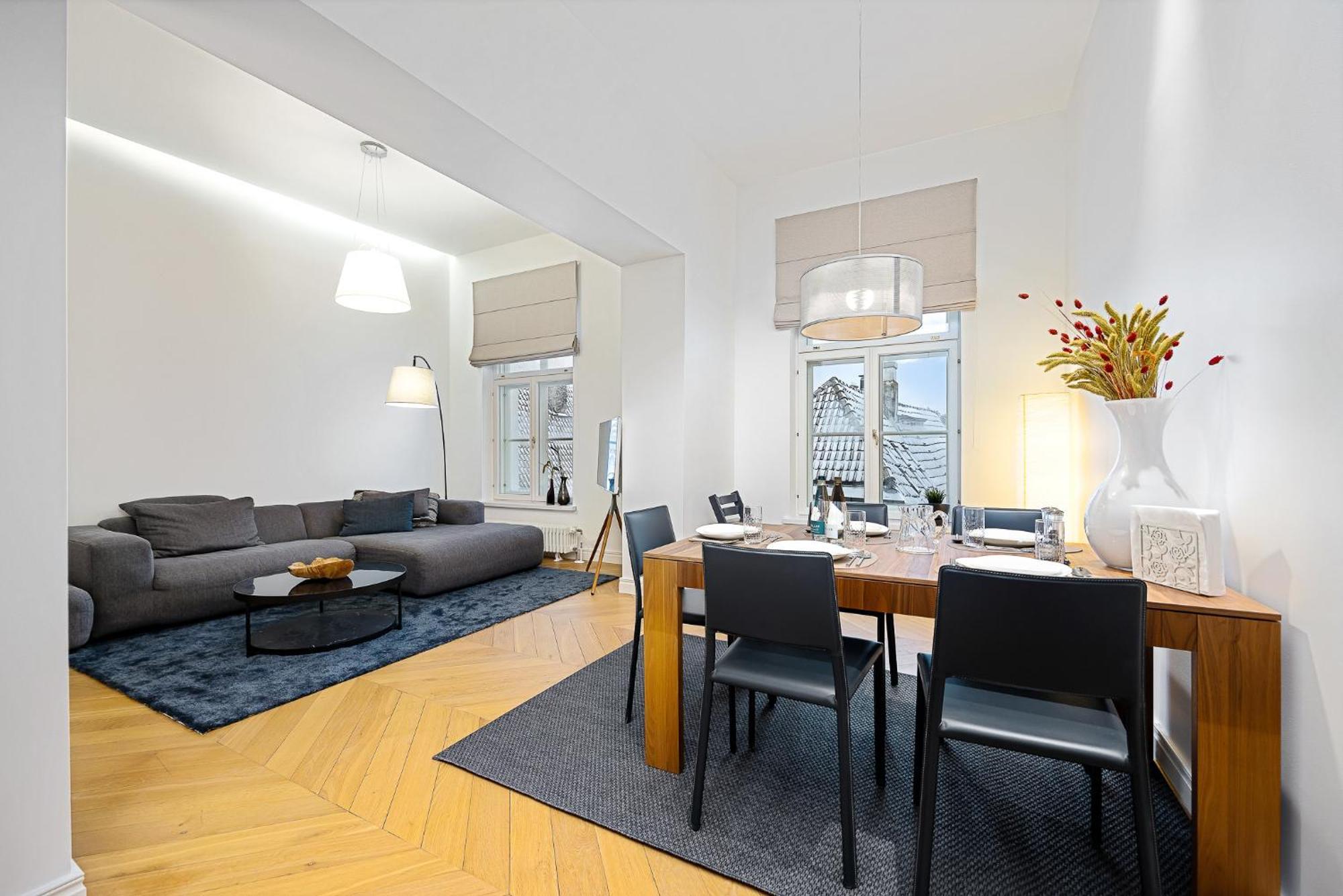 5 Stories Luxury&space In The Old Town With Care For Апартамент